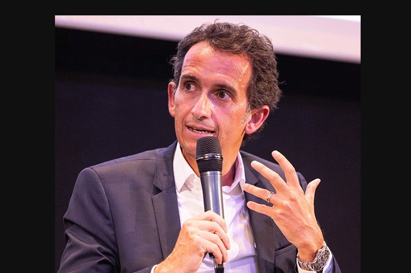 Alexandre Bompard, PDG de Carrefour, en conférence à NEOMA (2022)
